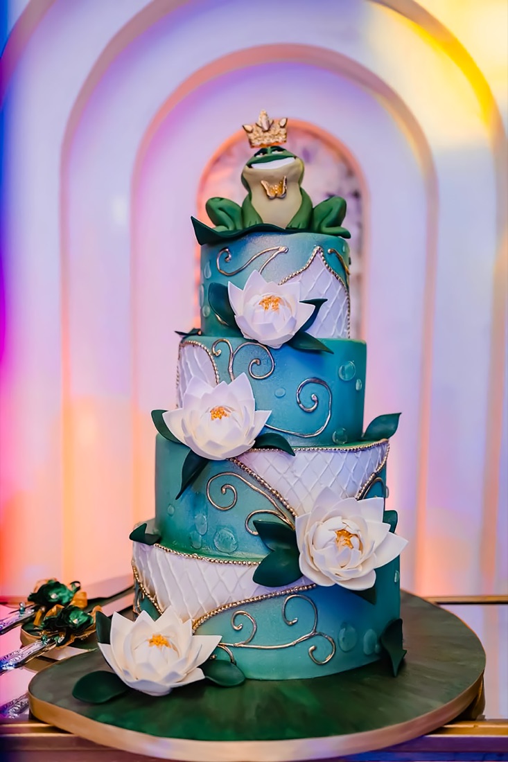 Pastel de XV años con oro